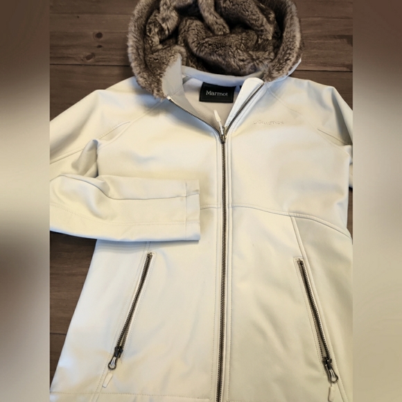 Marmot Jacket - Faux Fur Lined Hood - XS - Picture 3 of 9